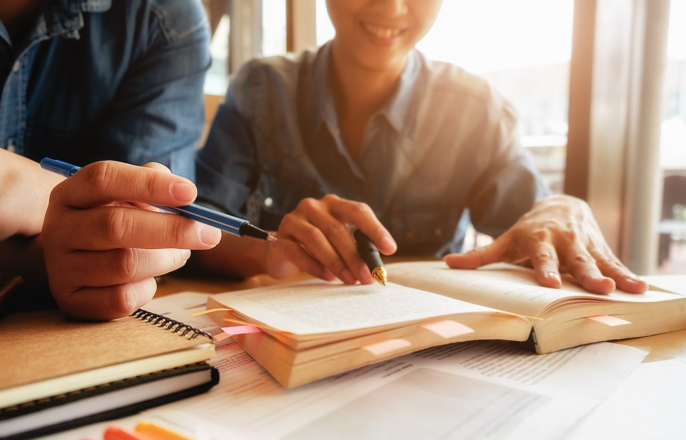 Choosing Reliable Ghostwriting Services Without Risk